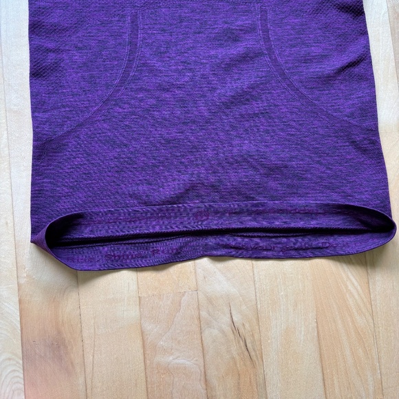 Lululemon Swiftly Tech Racerback - Chilled Grape / Black - Size 4 - Picture 3 of 5